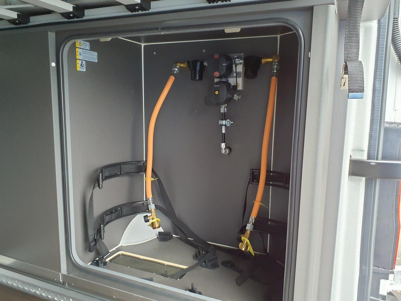 Volkswagen Crafter Grand California 600 Solar Kamer AHK ACC - Camper van: picture 5 Volkswagen Crafter Grand California 600 Solar Kamer AHK ACC - Camper van: picture 5