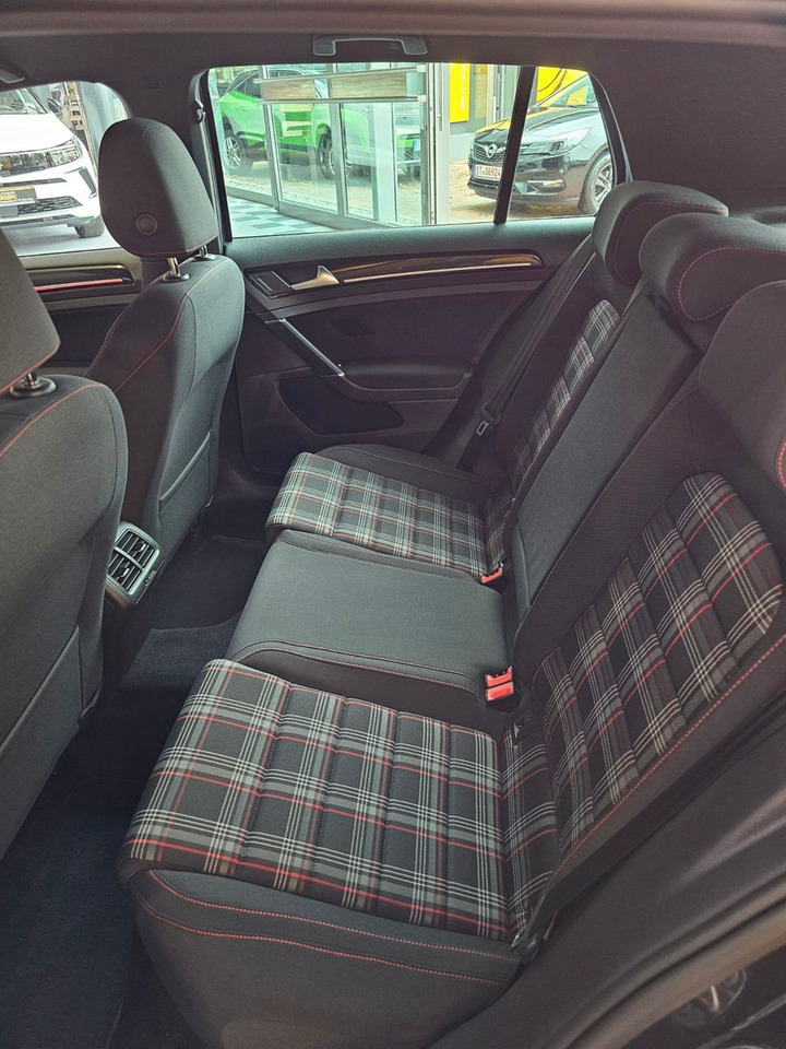 Sedan Volkswagen Golf VII Lim. GTI BMT SHZ BiXenon: picture 10
