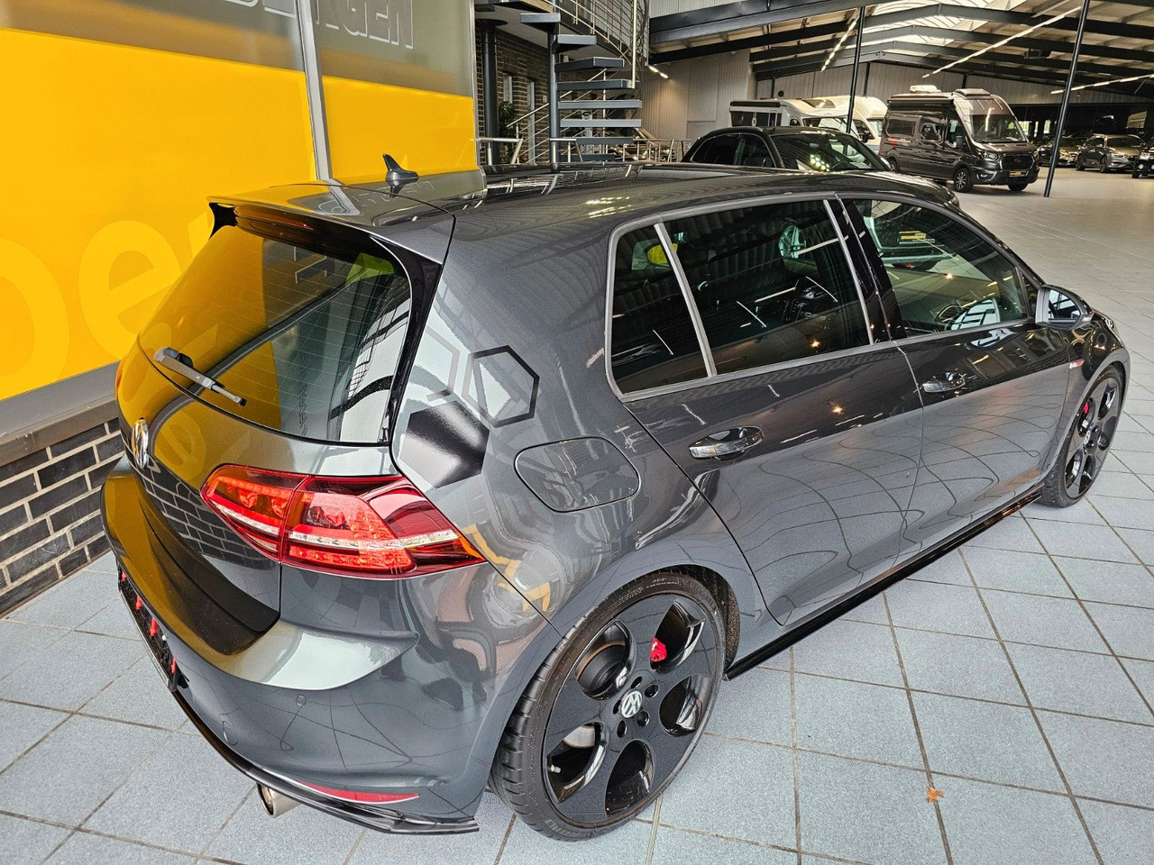 Volkswagen Golf VII Lim. GTI BMT SHZ BiXenon - Sedan: picture 4 Volkswagen Golf VII Lim. GTI BMT SHZ BiXenon - Sedan: picture 4