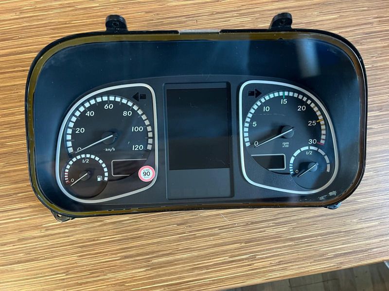 Mercedes-Benz ZGS-001 - Dashboard: picture 1 Mercedes-Benz ZGS-001 - Dashboard: picture 1