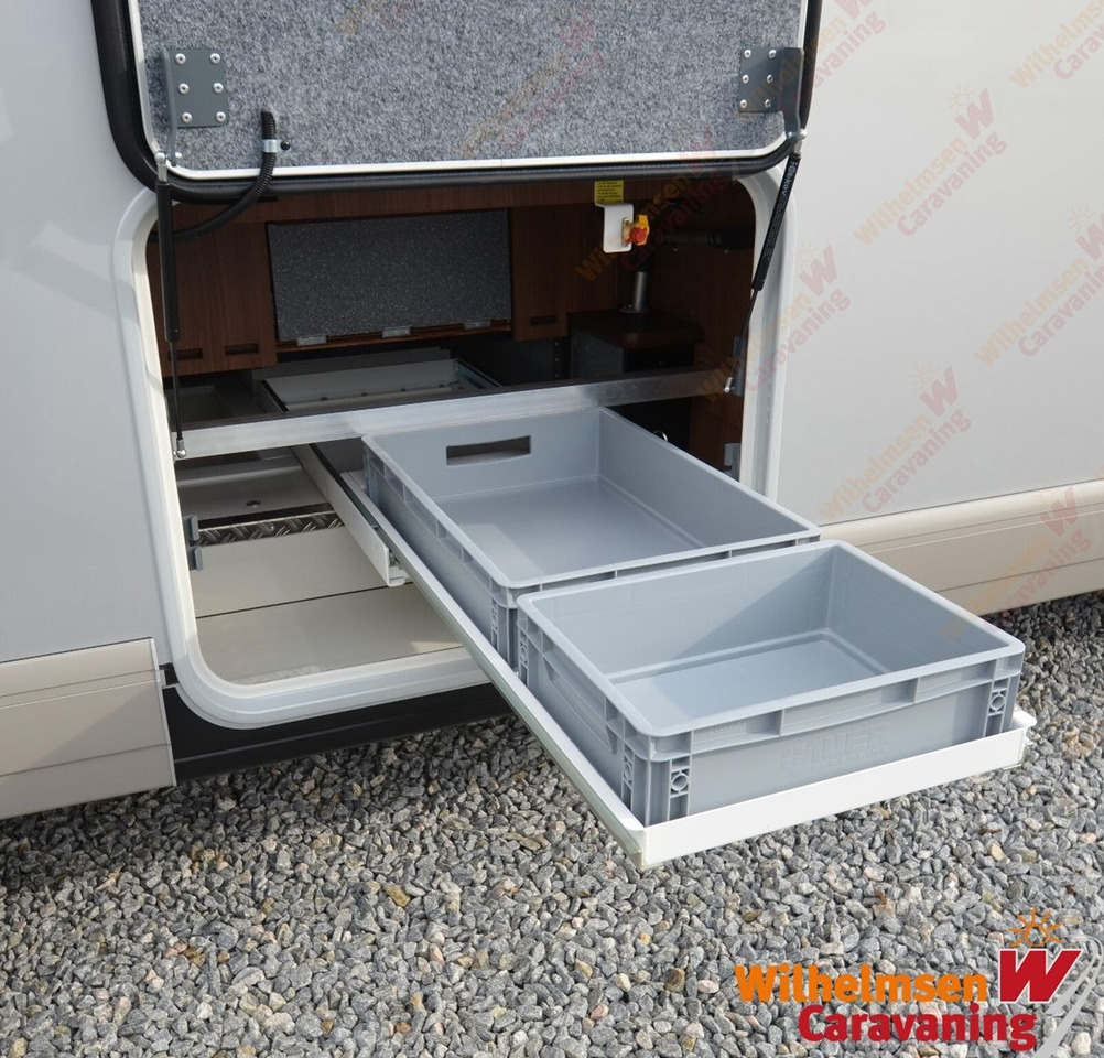 Carthago chic e-line xl I I 61 LE 5. Sitz 56.599 Rabatt - Integrated motorhome: picture 4 Carthago chic e-line xl I I 61 LE 5. Sitz 56.599 Rabatt - Integrated motorhome: picture 4