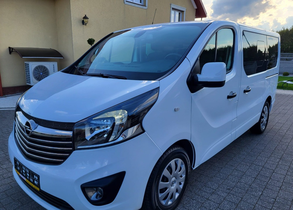 Opel Vivaro bogato doposażone serwisowane Zarejstrowane - Passenger van: picture 1 Opel Vivaro bogato doposażone serwisowane Zarejstrowane - Passenger van: picture 1