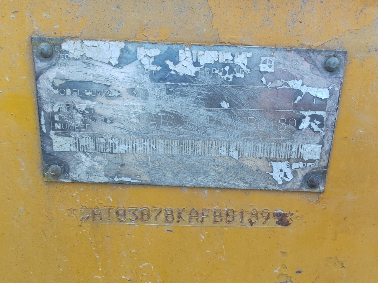 Mini excavator CATERPILLAR 307b: picture 12