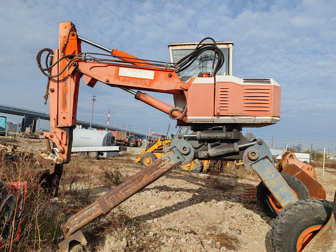 Walking excavator Paianjen Tigrone 6000 Turbo: picture 9