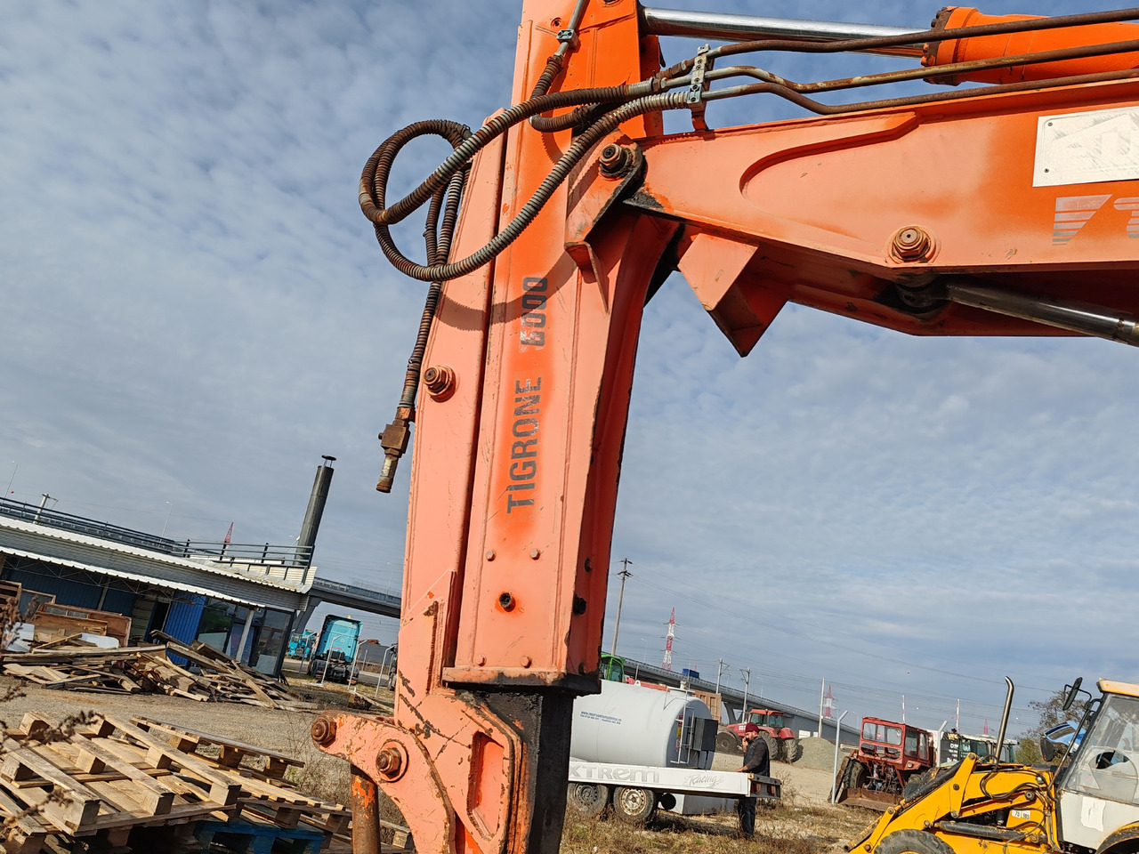 Walking excavator Paianjen Tigrone 6000 Turbo: picture 11