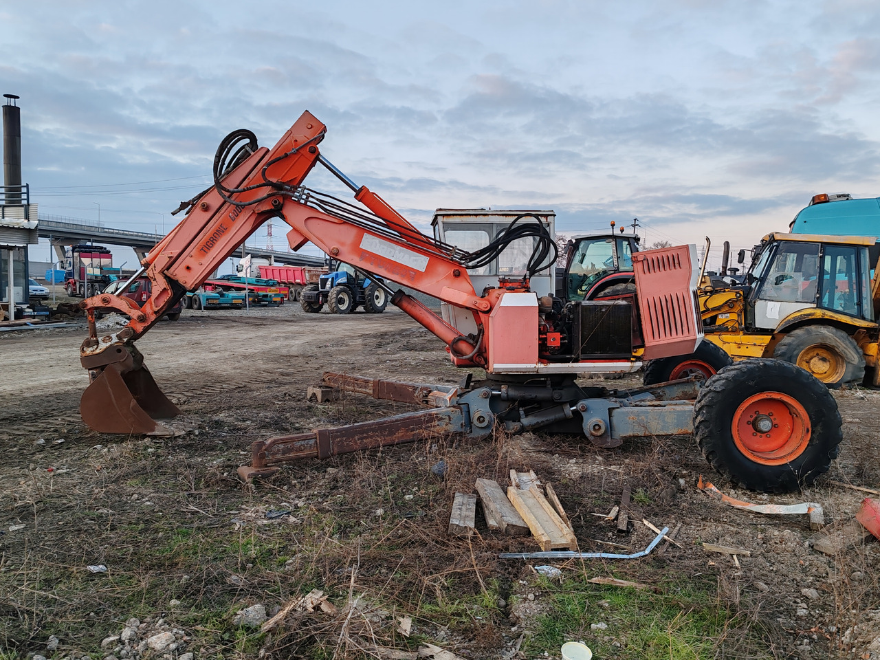 Walking excavator Paianjen Tigrone 6000 Turbo: picture 13