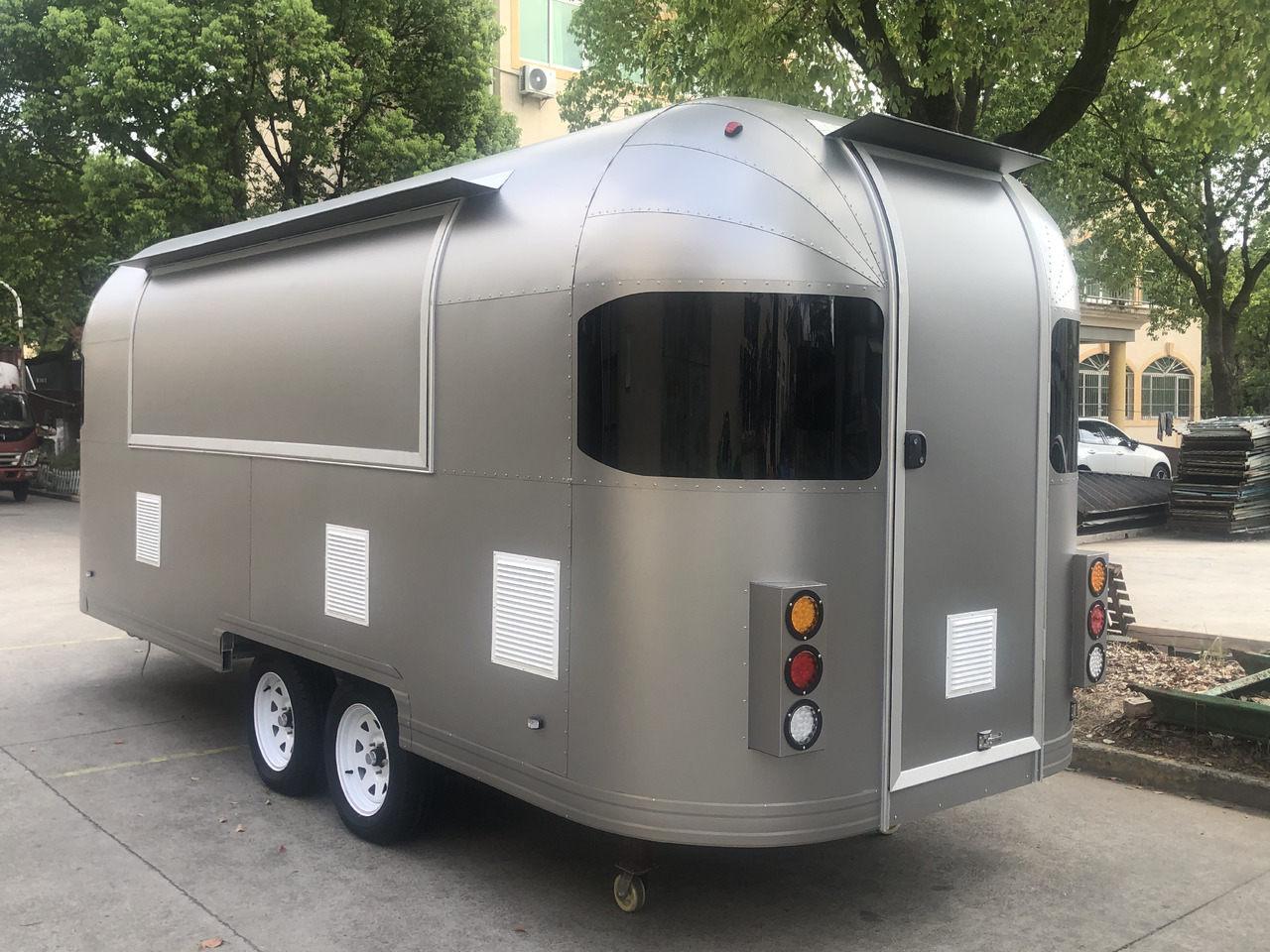 Deli Star Trailer American 6000 - EU Standards - Vending trailer: picture 1 Deli Star Trailer American 6000 - EU Standards - Vending trailer: picture 1