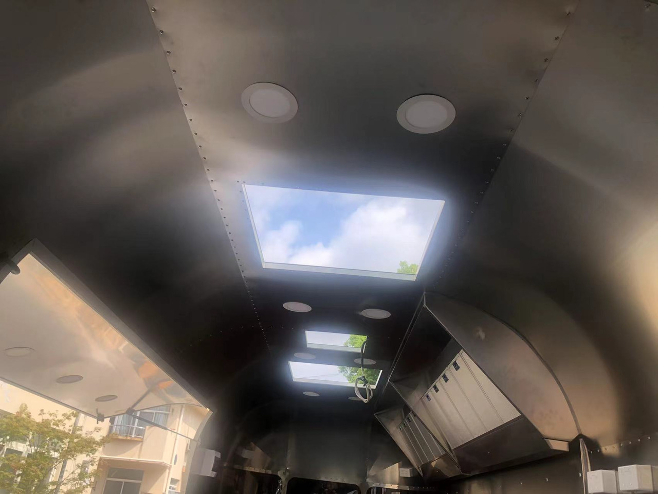 Deli Star Trailer American 6000 - EU Standards - Vending trailer: picture 4 Deli Star Trailer American 6000 - EU Standards - Vending trailer: picture 4