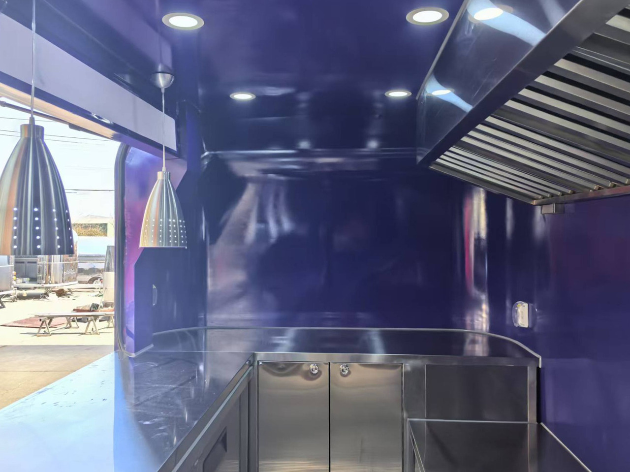 Deli Star Trailer Futura 4000 - EU standards - Vending trailer: picture 4 Deli Star Trailer Futura 4000 - EU standards - Vending trailer: picture 4