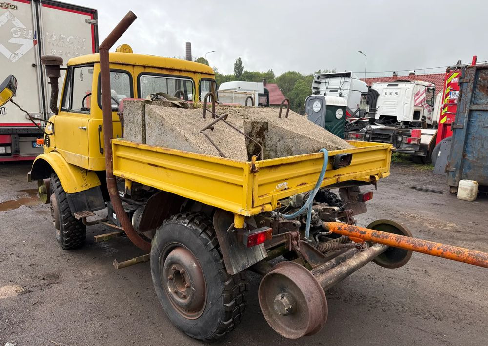 Mercedes-Benz UNIMOG 406B - Municipal/ Special vehicle: picture 3 Mercedes-Benz UNIMOG 406B - Municipal/ Special vehicle: picture 3