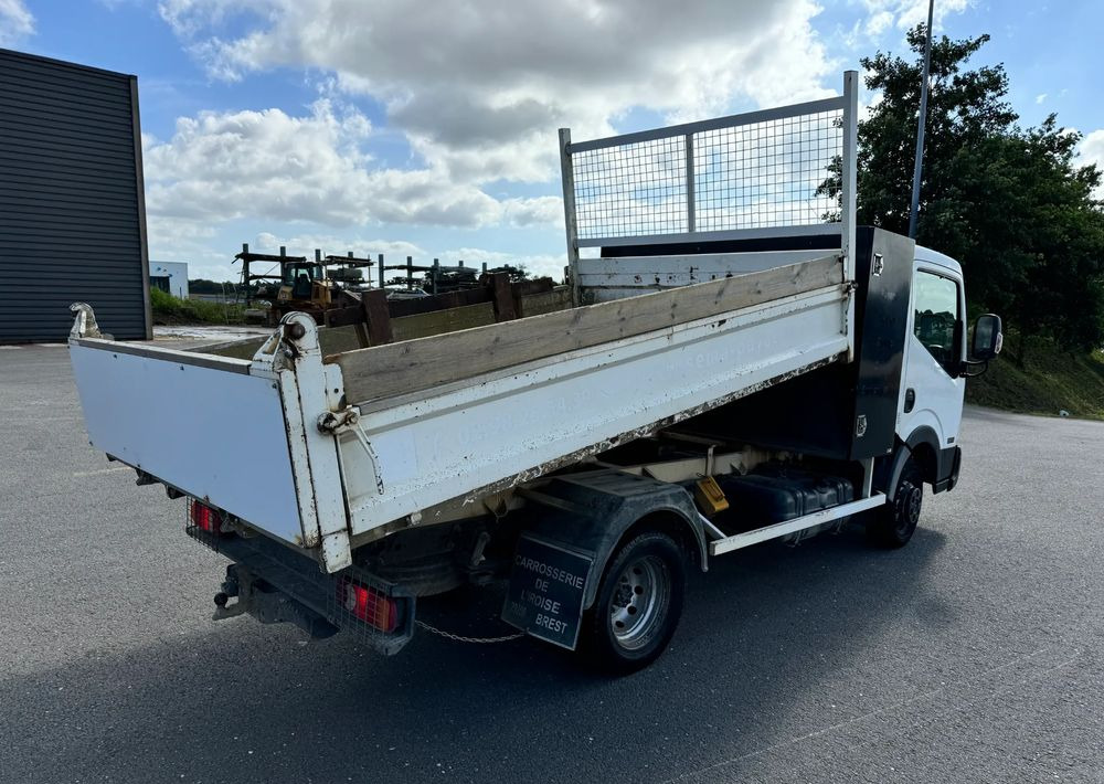 Nissan NT400 - Tipper: picture 4 Nissan NT400 - Tipper: picture 4