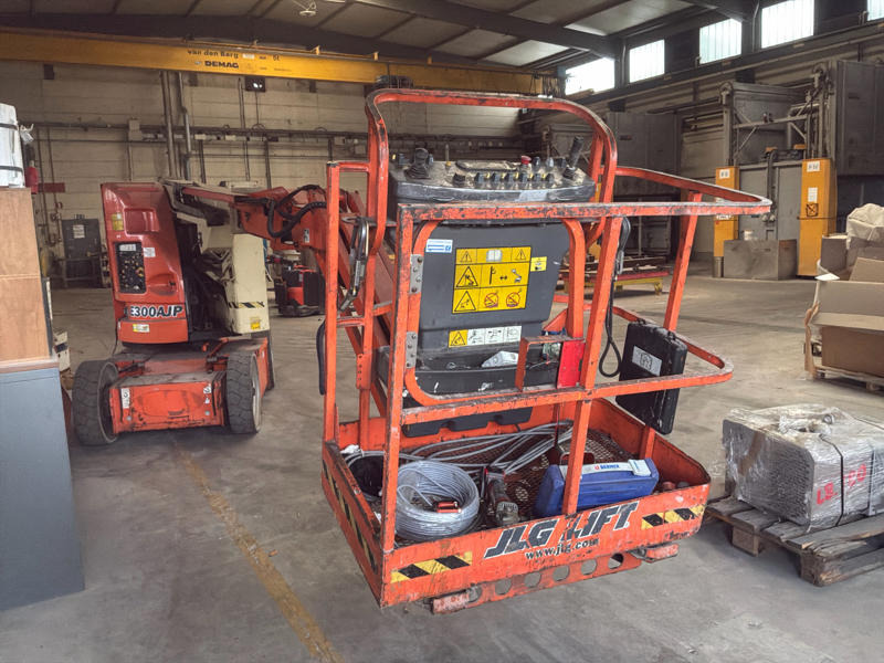 JLG E300AJP - Articulated boom: picture 2 JLG E300AJP - Articulated boom: picture 2