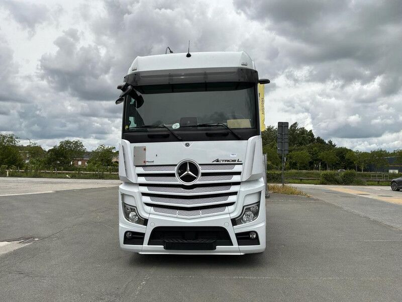 Mercedes-Benz Actros L 1945 - Crane truck: picture 2 Mercedes-Benz Actros L 1945 - Crane truck: picture 2