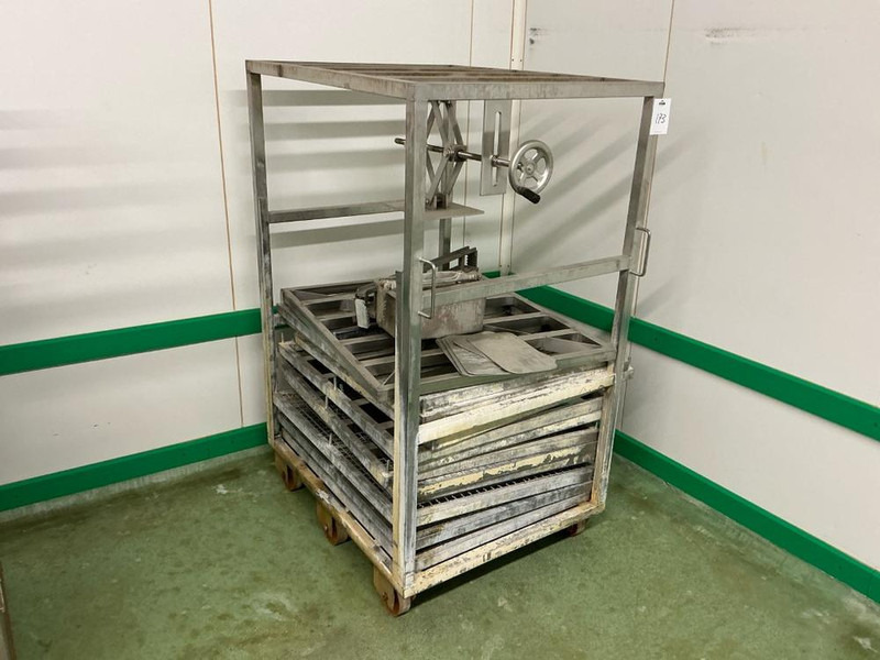 Onbekend - Food processing equipment: picture 2 Onbekend - Food processing equipment: picture 2