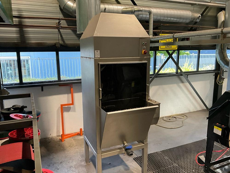 Q-FIN WES6000 - Metalworking machinery: picture 2 Q-FIN WES6000 - Metalworking machinery: picture 2