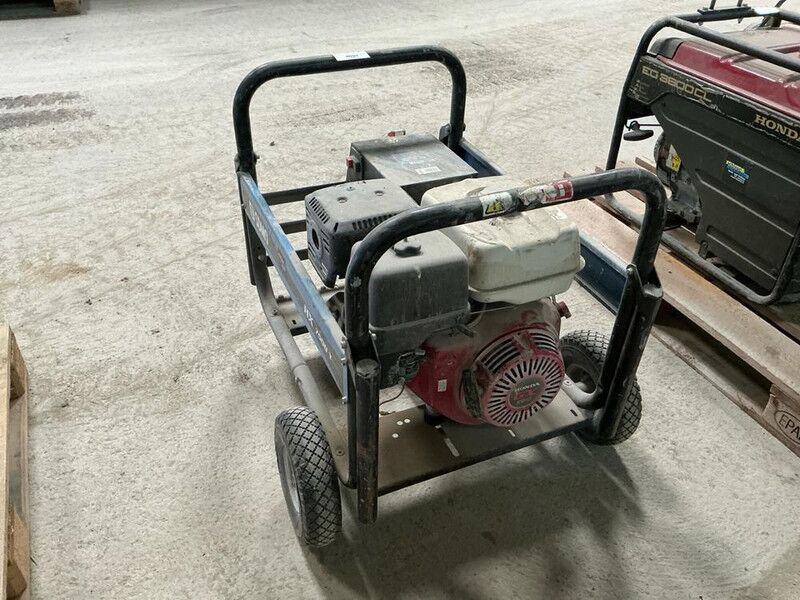 SDMO HX 7500 T - Generator set: picture 3 SDMO HX 7500 T - Generator set: picture 3