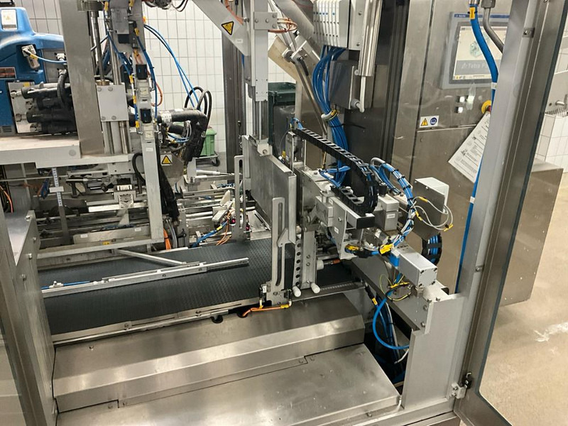 Packaging machinery Tetra Pak Cardboard Packer: picture 11