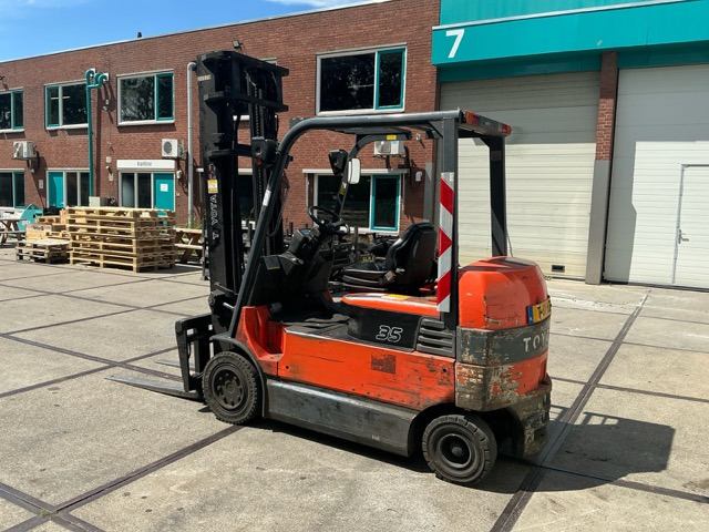Toyota 7FBMF35 - Forklift: picture 5 Toyota 7FBMF35 - Forklift: picture 5