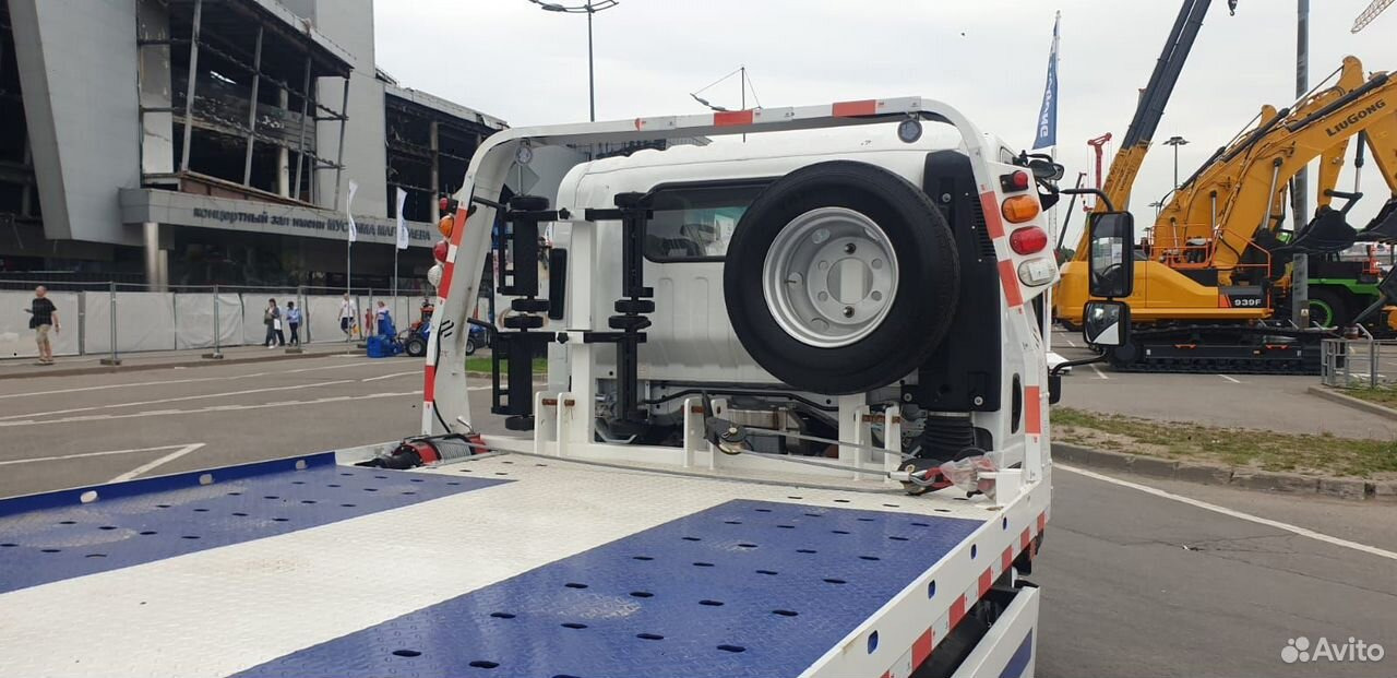 Isuzu ELF (N-series) - Tow truck: picture 3 Isuzu ELF (N-series) - Tow truck: picture 3