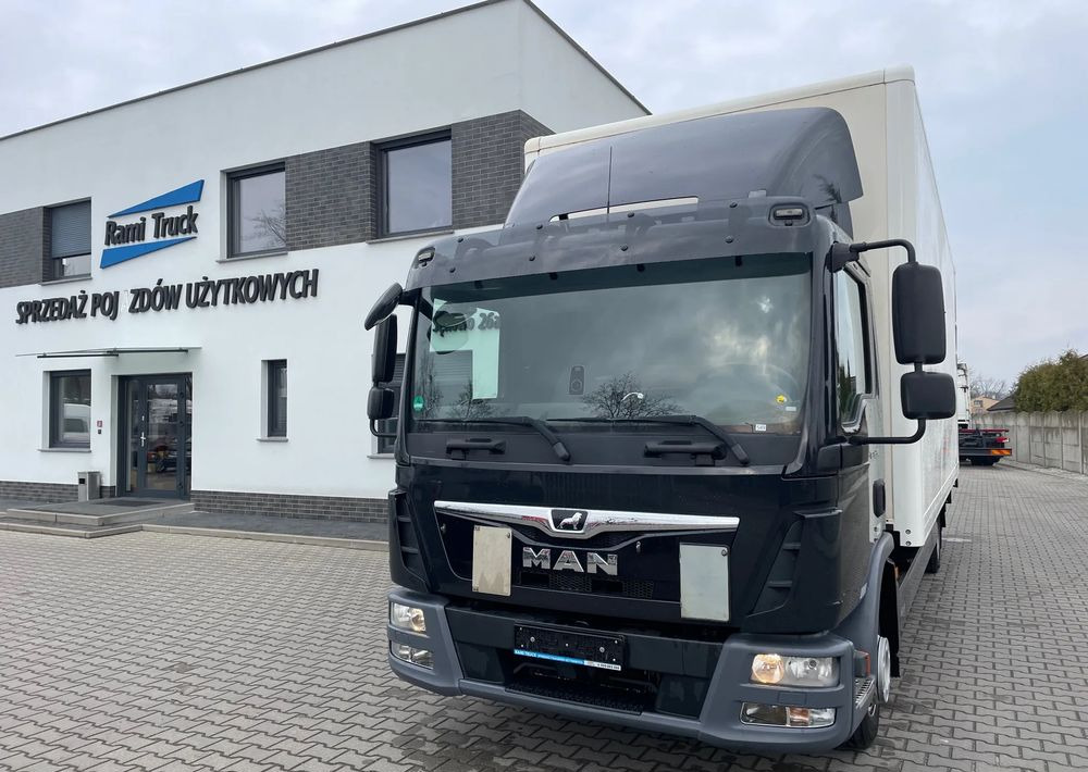 MAN TGL 12.250, KONTENER 7,3m ( 18 europalet ) - Box truck: picture 1 MAN TGL 12.250, KONTENER 7,3m ( 18 europalet ) - Box truck: picture 1