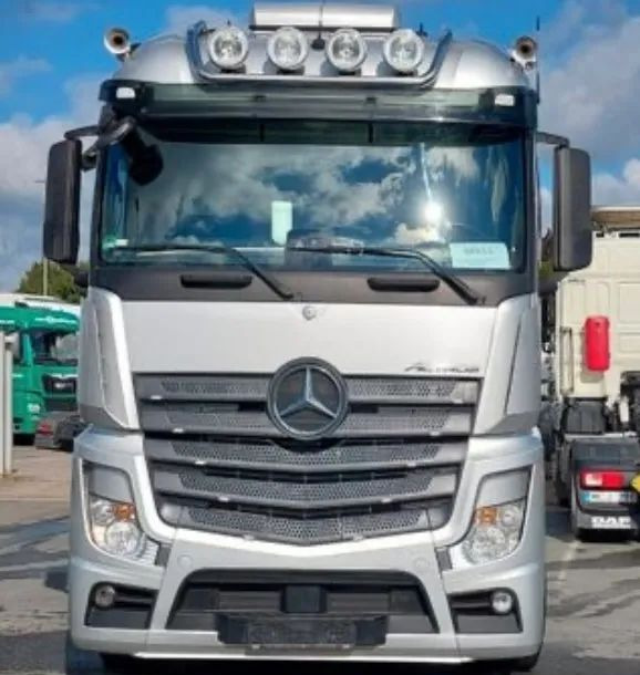 Mercedes-Benz ACTROS 2542 - Box truck: picture 5 Mercedes-Benz ACTROS 2542 - Box truck: picture 5