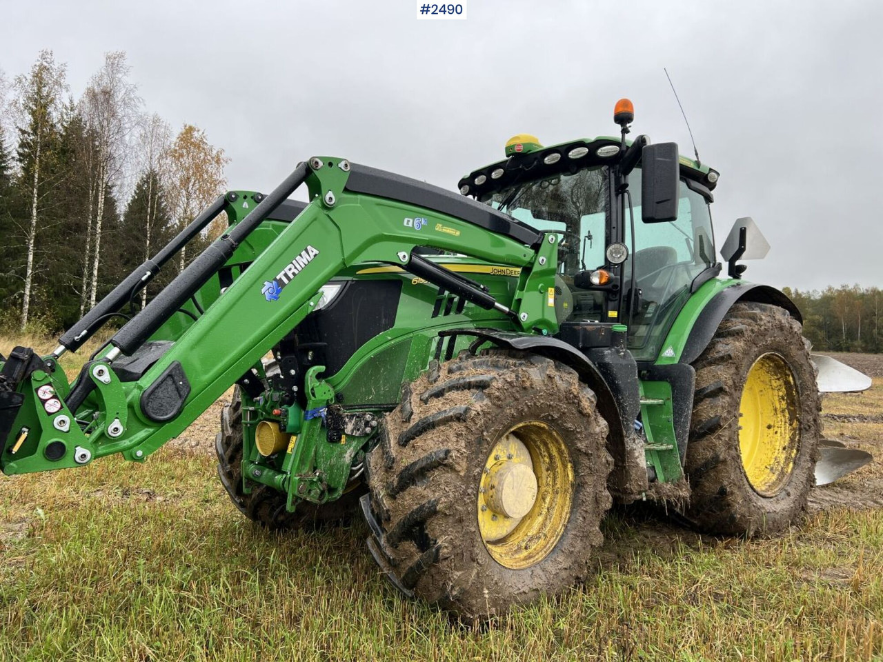 JOHN DEERE 6155R Agricultural tractor - Farm tractor: picture 1 JOHN DEERE 6155R Agricultural tractor - Farm tractor: picture 1
