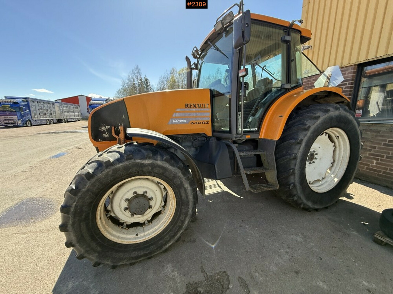 Tractor Renault Ares 630 RZ Only 1 owner (see video) - Farm tractor: picture 4 Tractor Renault Ares 630 RZ Only 1 owner (see video) - Farm tractor: picture 4
