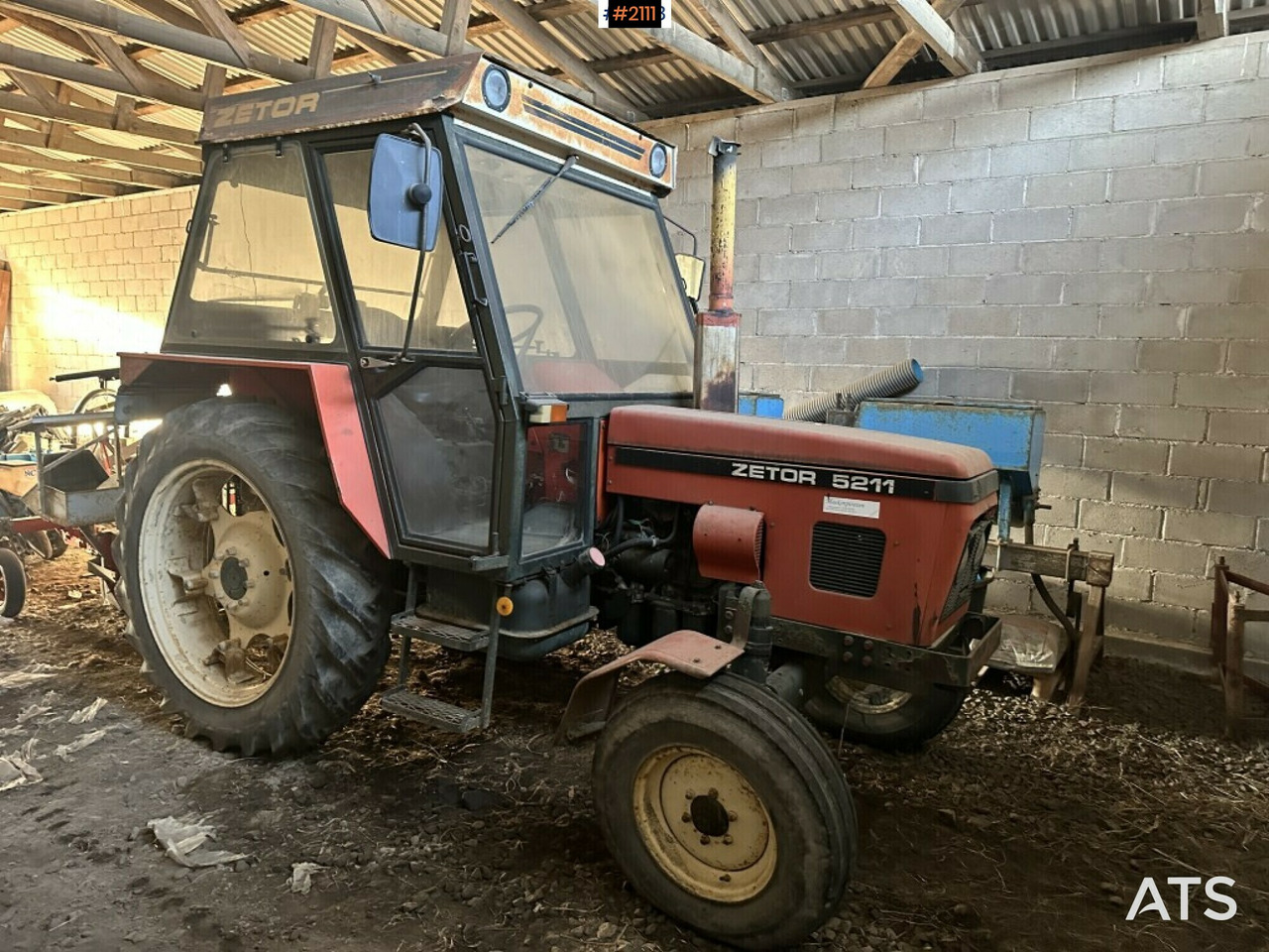 Tractor Zetor 5211 - Farm tractor: picture 1 Tractor Zetor 5211 - Farm tractor: picture 1