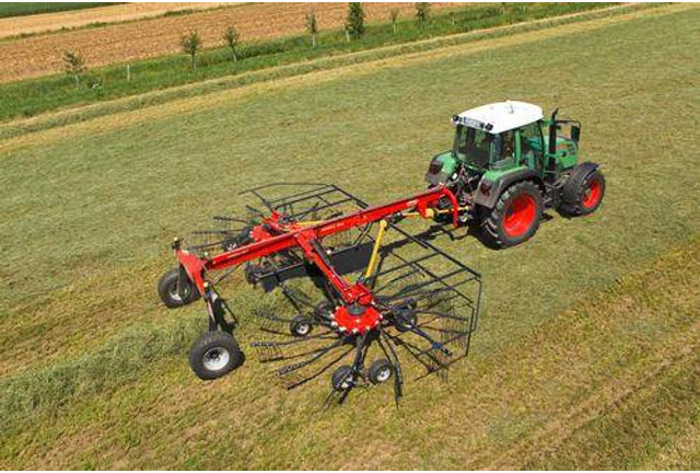 Vicon ANDEX 904 HYDRO SPECIALE ACTIE PRIJS - Tedder/ Rake: picture 1 Vicon ANDEX 904 HYDRO SPECIALE ACTIE PRIJS - Tedder/ Rake: picture 1