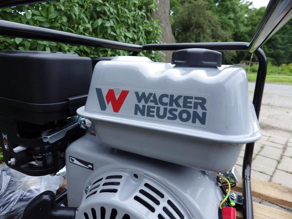 ORIGINAL Wacker Neuson Wasserpumpe MCP2 mit Benzinmotor - Water pump: picture 2 ORIGINAL Wacker Neuson Wasserpumpe MCP2 mit Benzinmotor - Water pump: picture 2
