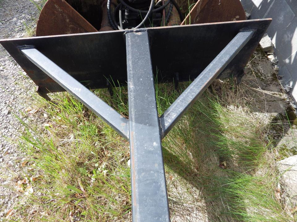 Silokamm Kornschieber Verlängerung an Volvo L30 / Cat 906 908 - Silage equipment: picture 5 Silokamm Kornschieber Verlängerung an Volvo L30 / Cat 906 908 - Silage equipment: picture 5