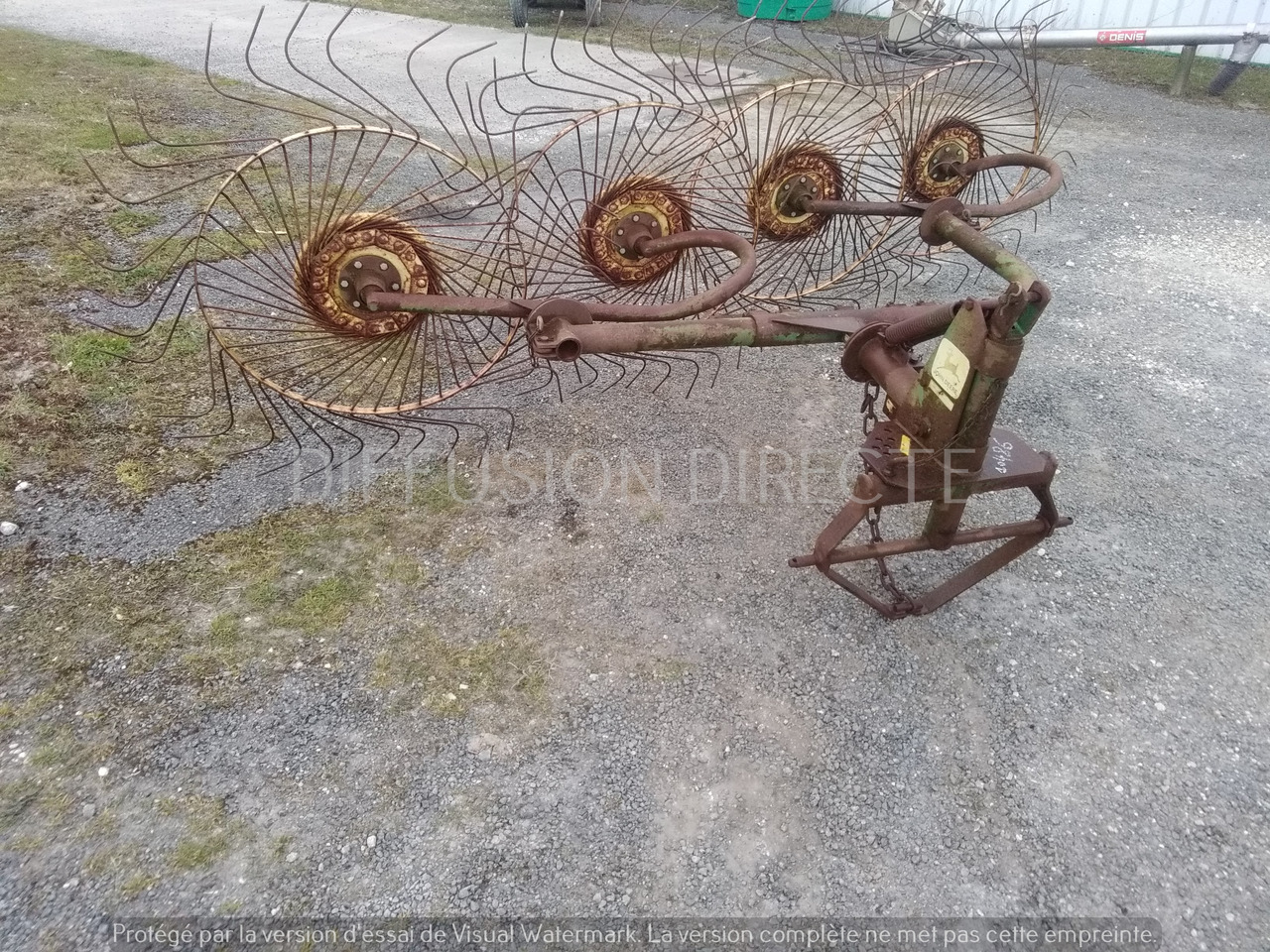 JOHN DEERE ANDAINEUR P 140 - Tedder/ Rake: picture 2 JOHN DEERE ANDAINEUR P 140 - Tedder/ Rake: picture 2