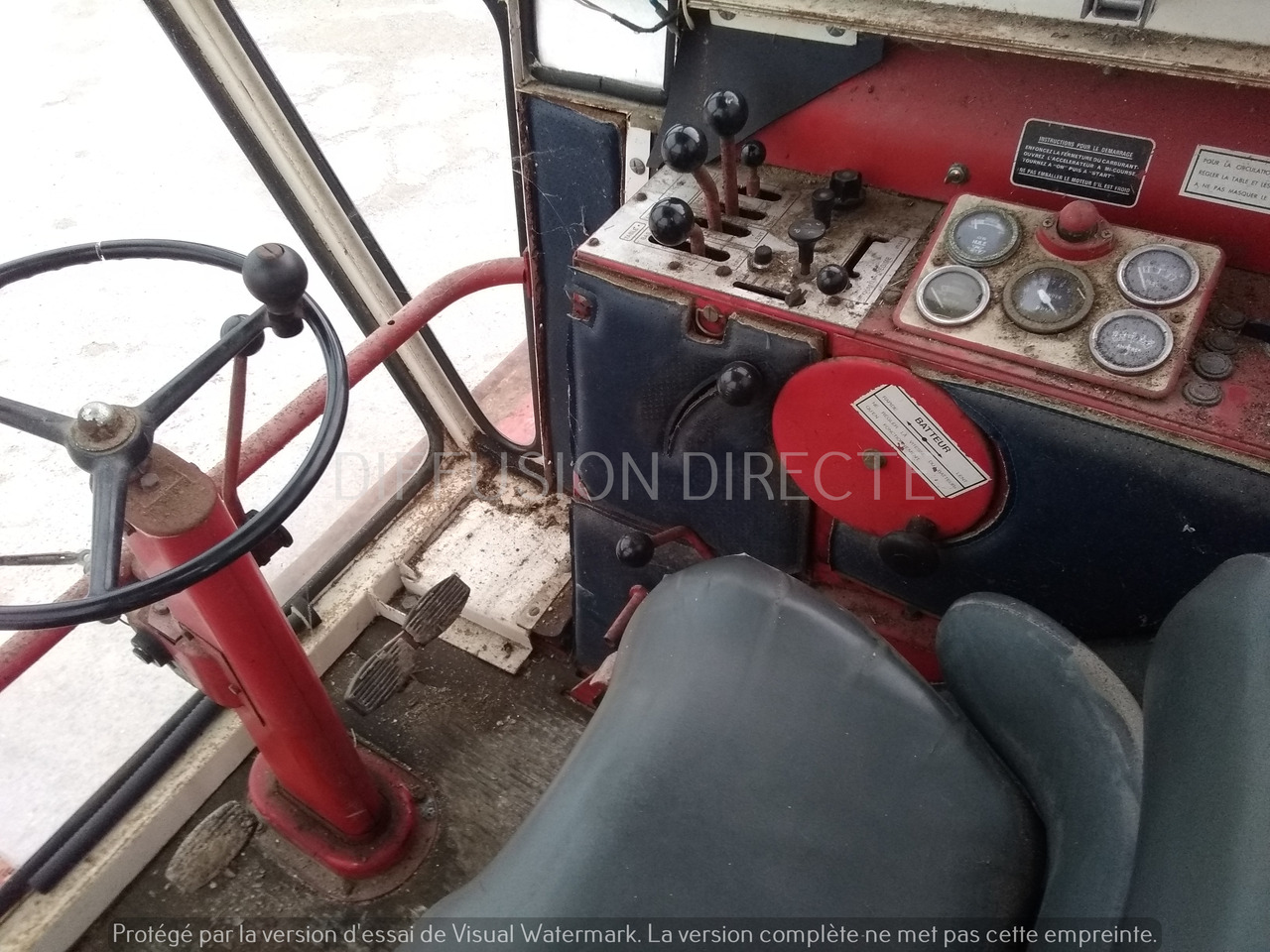 MASSEY FERGUSON MOISSONNEUSE BATTEUSE 620 - Combine harvester: picture 4 MASSEY FERGUSON MOISSONNEUSE BATTEUSE 620 - Combine harvester: picture 4