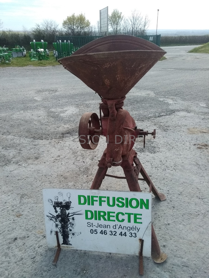 MOULIN A FARINE - Post-harvest equipment: picture 1 MOULIN A FARINE - Post-harvest equipment: picture 1