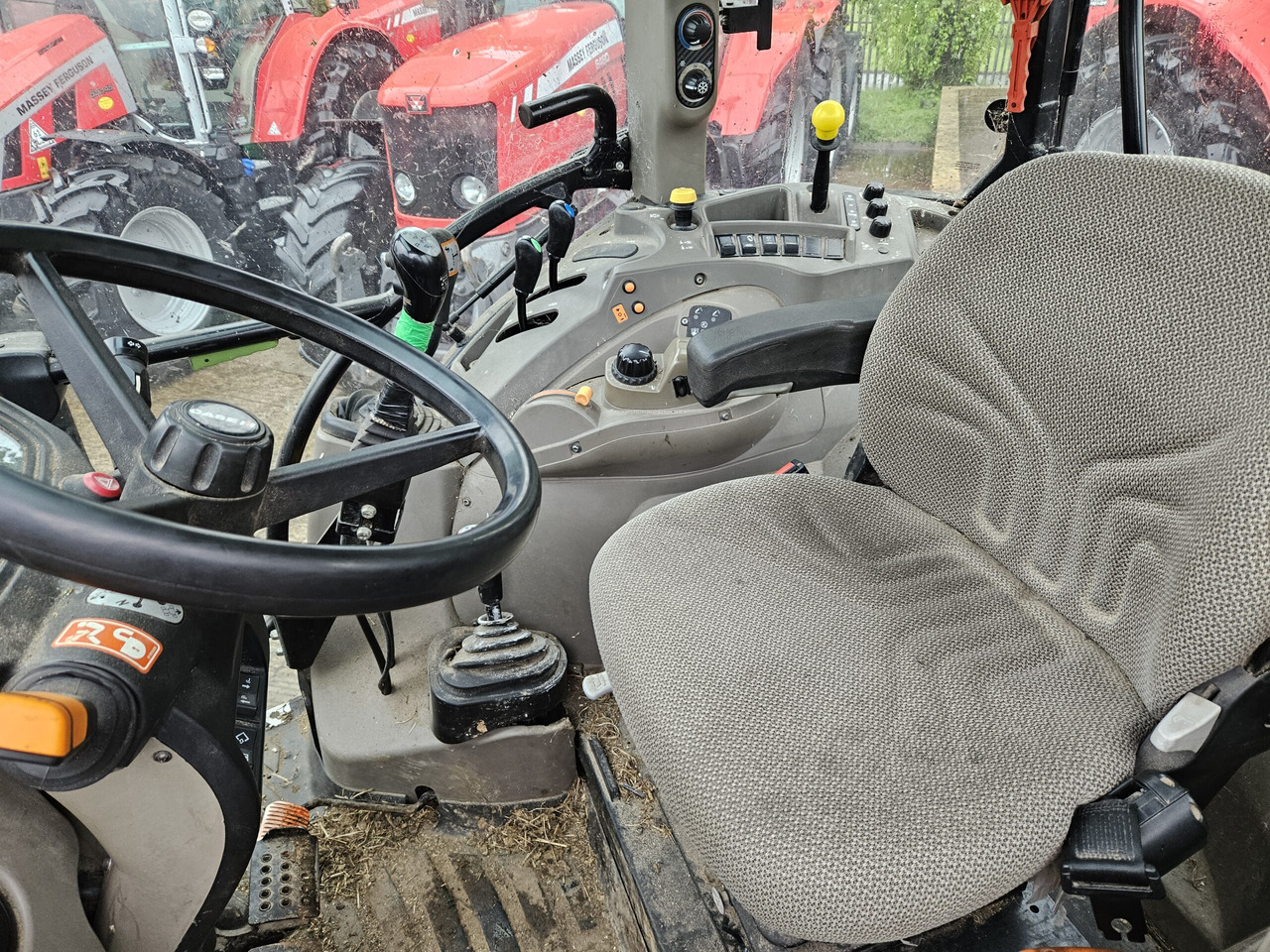 Case 115U, 2014 with Quicke Loader - Farm tractor: picture 5 Case 115U, 2014 with Quicke Loader - Farm tractor: picture 5