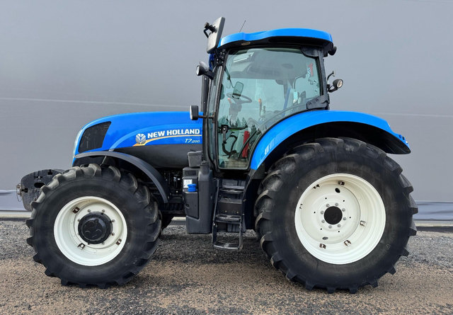 New HollandT7.200 - Farm tractor: picture 2 New HollandT7.200 - Farm tractor: picture 2