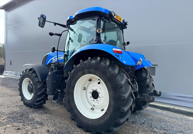 New HollandT7.200 - Farm tractor: picture 3 New HollandT7.200 - Farm tractor: picture 3