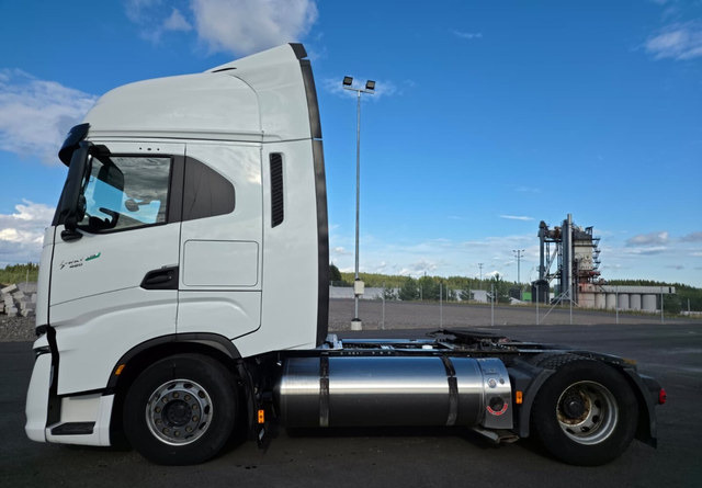 IvecoS-Way 460 4x2 LNG / LBG - Tractor unit: picture 2 IvecoS-Way 460 4x2 LNG / LBG - Tractor unit: picture 2