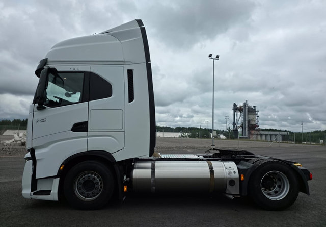 IvecoS-Way 460 4x2 LNG / LBG - Tractor unit: picture 2 IvecoS-Way 460 4x2 LNG / LBG - Tractor unit: picture 2