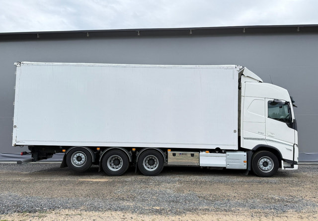 Box truck Volvo FH 540 8x4 66m3: picture 6