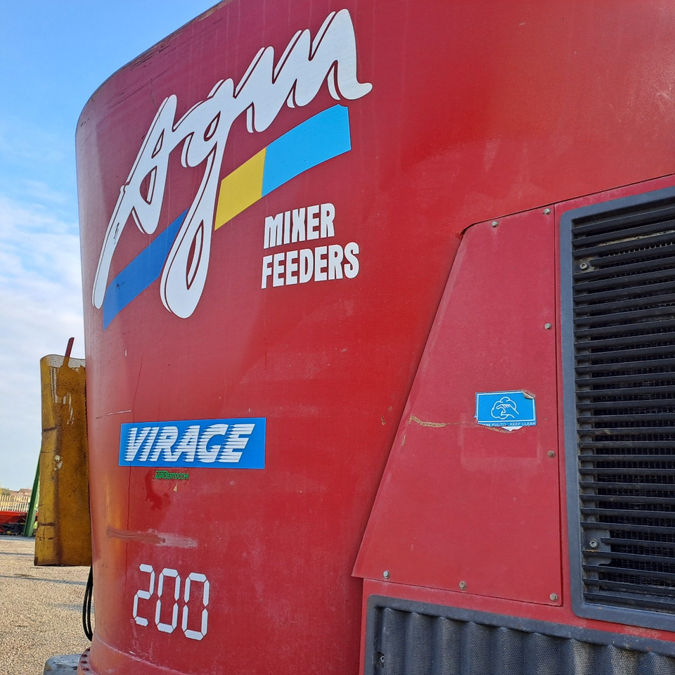 CARRO MISCELATORE SEMOVENTE AGM MIRAGE 200 - Forage mixer wagon: picture 4 CARRO MISCELATORE SEMOVENTE AGM MIRAGE 200 - Forage mixer wagon: picture 4