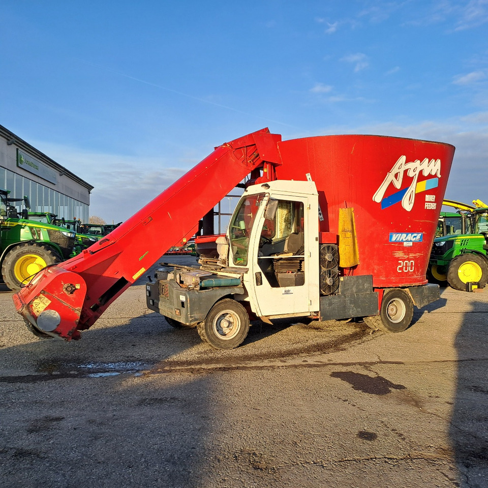 CARRO MISCELATORE SEMOVENTE AGM MIRAGE 200 - Forage mixer wagon: picture 1 CARRO MISCELATORE SEMOVENTE AGM MIRAGE 200 - Forage mixer wagon: picture 1