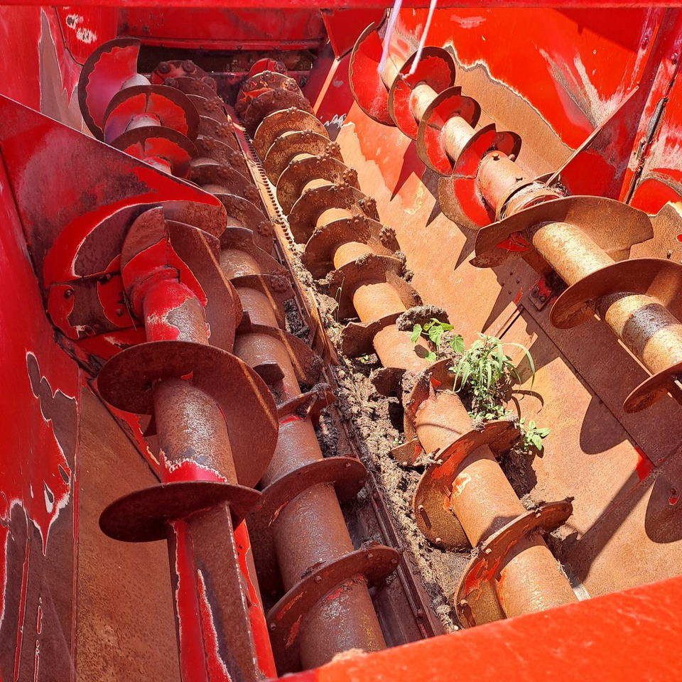 CARRO MISCELATORE TRAINATO ZAGO KING WT 200 - Forage mixer wagon: picture 4 CARRO MISCELATORE TRAINATO ZAGO KING WT 200 - Forage mixer wagon: picture 4