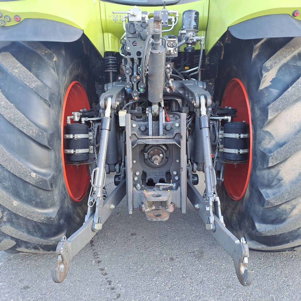 CLAAS 830 AXION - Farm tractor: picture 5 CLAAS 830 AXION - Farm tractor: picture 5