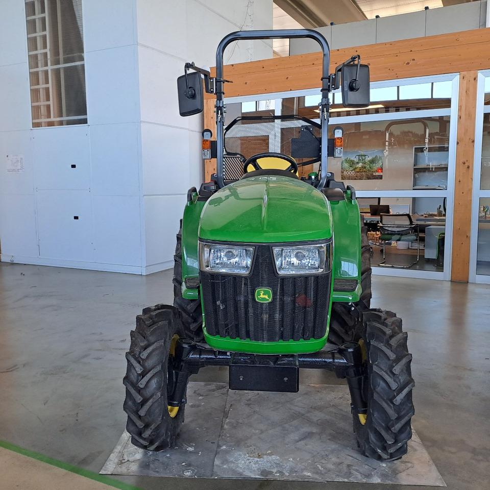 JOHN DEERE 3038E COMPATTO - Farm tractor: picture 2 JOHN DEERE 3038E COMPATTO - Farm tractor: picture 2