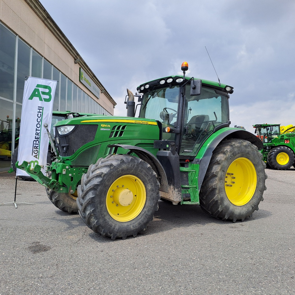 JOHN DEERE 6140R - Farm tractor: picture 1 JOHN DEERE 6140R - Farm tractor: picture 1