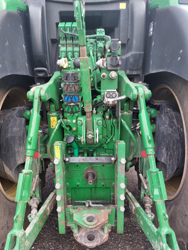 JOHN DEERE 6230R - Farm tractor: picture 5 JOHN DEERE 6230R - Farm tractor: picture 5