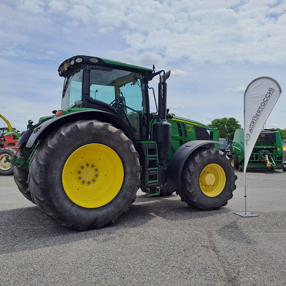 JOHN DEERE 6230R - Farm tractor: picture 2 JOHN DEERE 6230R - Farm tractor: picture 2
