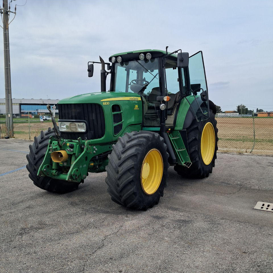 JOHN DEERE 6830 Premium - Farm tractor: picture 1 JOHN DEERE 6830 Premium - Farm tractor: picture 1