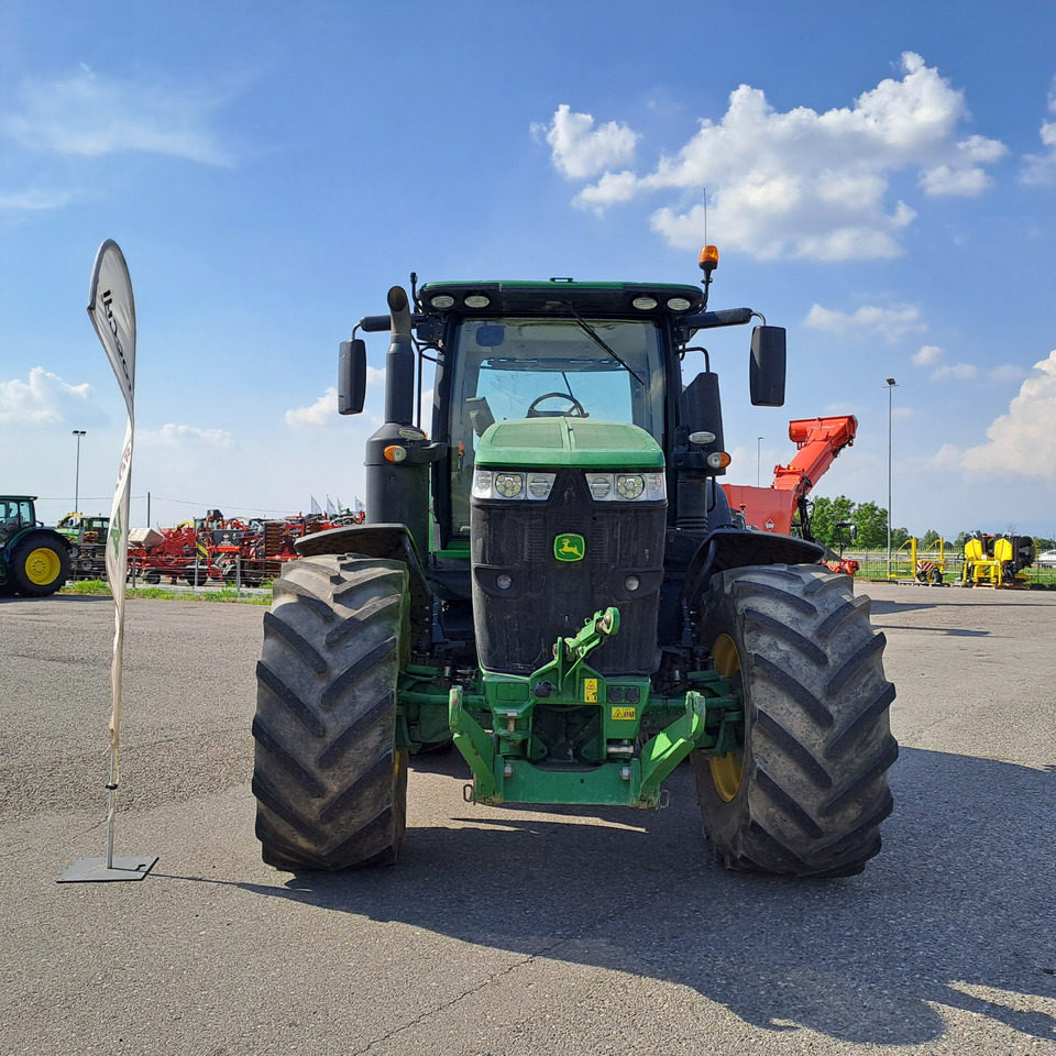 JOHN DEERE 7310R - Farm tractor: picture 2 JOHN DEERE 7310R - Farm tractor: picture 2
